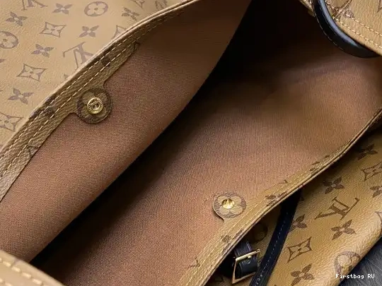 First bag ru Atlantis LOUIS VUITTON GM 0530